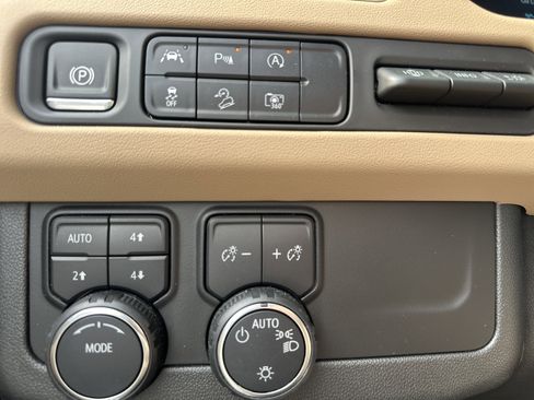 Used 2024 Chevrolet Tahoe Premier image 19