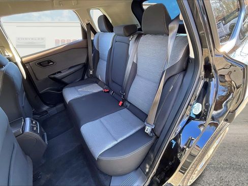 Used 2021 Nissan Rogue S image 22