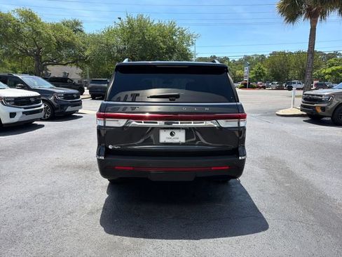 Used 2023 Lincoln Navigator Reserve AWD/4WD image 6