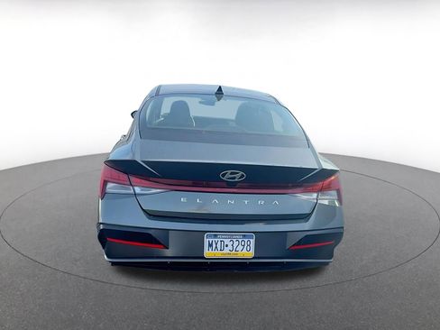 Used 2025 Hyundai Elantra SEL image 6