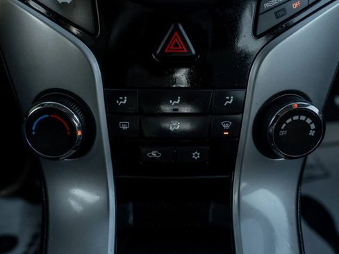 Used 2016 Chevrolet Cruze LS image 19