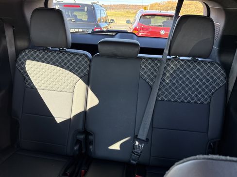 Used 2025 GMC Acadia Denali image 14