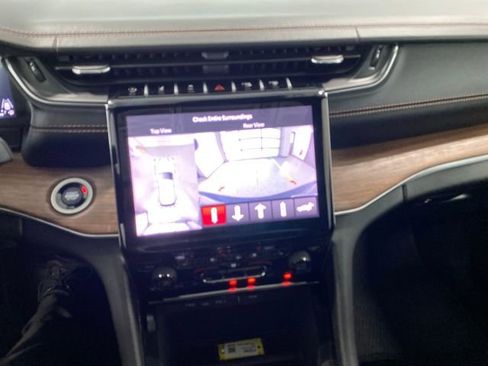 Used 2023 Jeep Grand Cherokee L Summit w/ High Altitude Package image 17