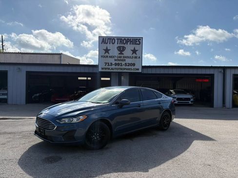 Used 2019 Ford Fusion S FWD image 1
