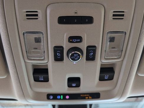 Used 2021 GMC Yukon Denali w/ Denali Premium Package AWD/4WD image 29