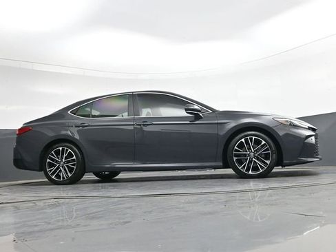 Used 2025 Toyota Camry XLE w/ Premium Plus Package FWD image 30