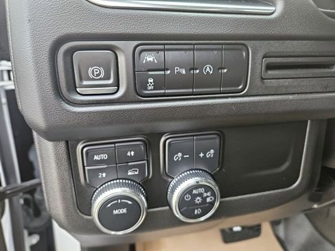 Certified 2023 GMC Yukon XL SLT image 24