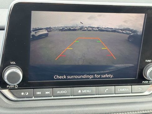 Used 2025 Nissan Rogue SV image 14