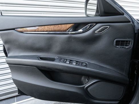 Used 2014 Maserati Quattroporte GTS image 41