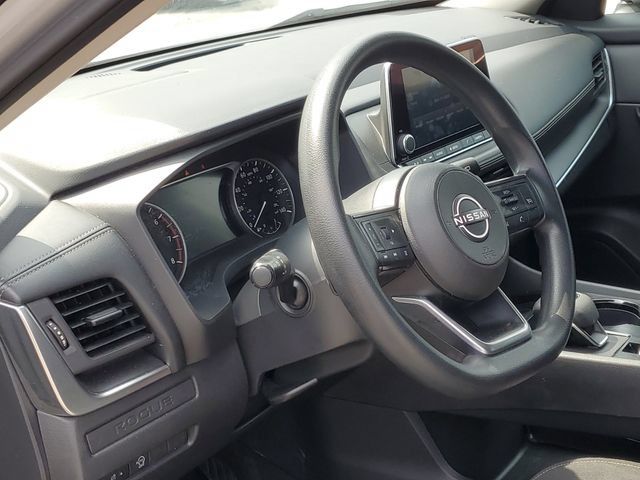 Used 2024 Nissan Rogue S AWD/4WD image 6