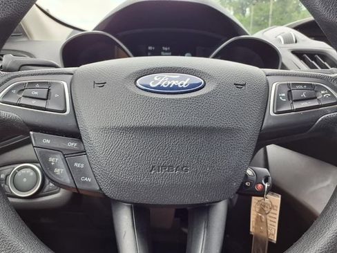 Used 2018 Ford Escape SE FWD image 15