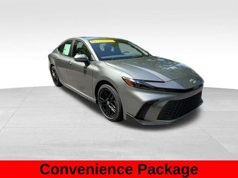 Used 2026 Toyota Camry SE FWD image 9