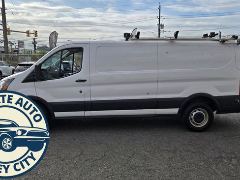 Used 2018 Ford Transit 250 148 Low Roof image 4