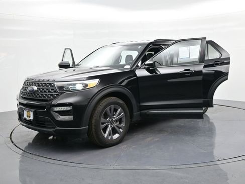 Used 2022 Ford Explorer XLT w/ Equipment Group 202A image 23