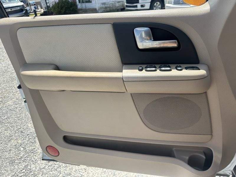 Used 2003 Ford Expedition Eddie Bauer RWD image 13