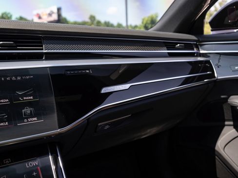 Used 2024 Audi S8 AWD/4WD image 66