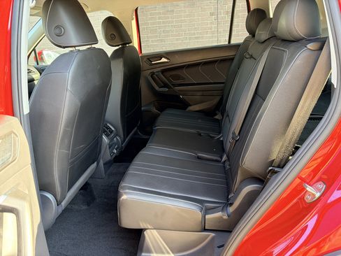Used 2023 Volkswagen Tiguan SE FWD image 18