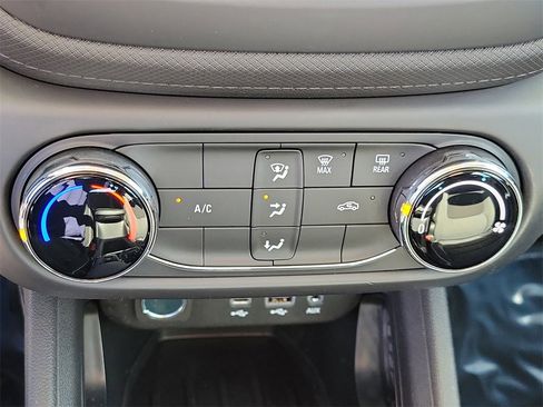 Used 2023 Chevrolet TrailBlazer LS image 23