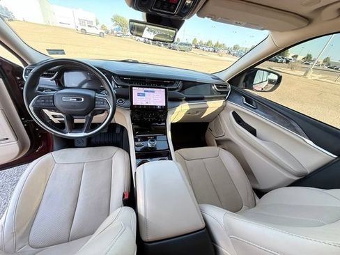 Used 2022 Jeep Grand Cherokee L Limited w/ Luxury Tech Group II AWD/4WD image 17