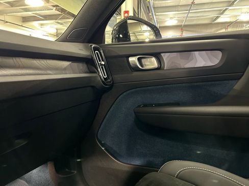 Certified 2023 Volvo XC40 Recharge Plus image 21