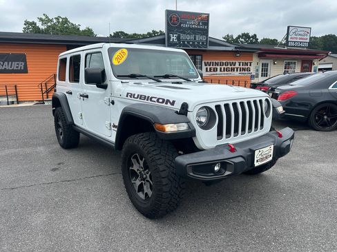Used 2018 Jeep Wrangler Unlimited Rubicon w/ Cold Weather Group AWD/4WD image 3