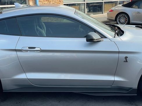 Used 2020 Ford Mustang Shelby GT500 w/ Technology Package RWD image 18
