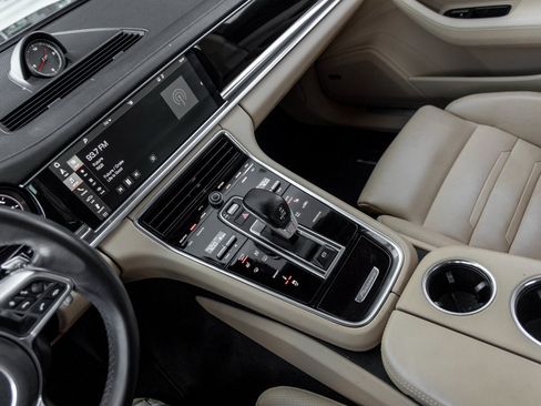 Certified 2018 Porsche Panamera image 28