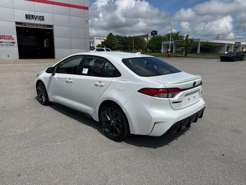 Certified 2026 Toyota Corolla SE FWD image 5