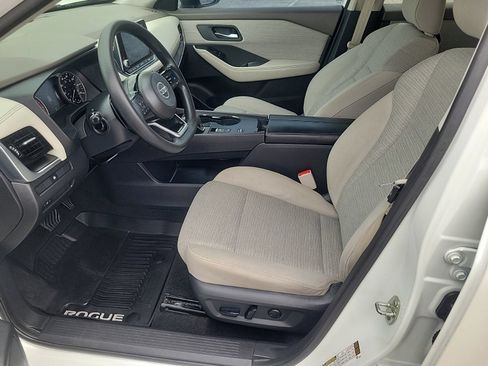 Used 2021 Nissan Rogue SV FWD image 11