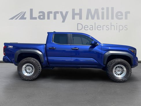 Used 2024 Toyota Tacoma TRD Off-Road AWD/4WD image 6