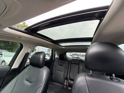 Used 2018 Ford Edge Titanium w/ Equipment Group 302A FWD image 8