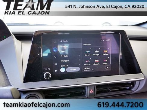 Used 2025 Toyota Prius LE FWD image 25