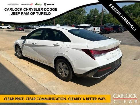 Used 2026 Hyundai Elantra SE FWD image 5