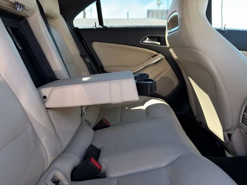 Used 2019 Mercedes-Benz CLA 250 image 39