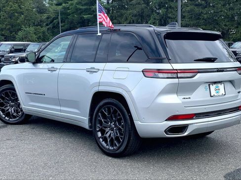 Certified 2025 Jeep Grand Cherokee Summit AWD/4WD image 11