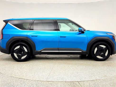 Used 2026 Kia EV9 Wind image 4