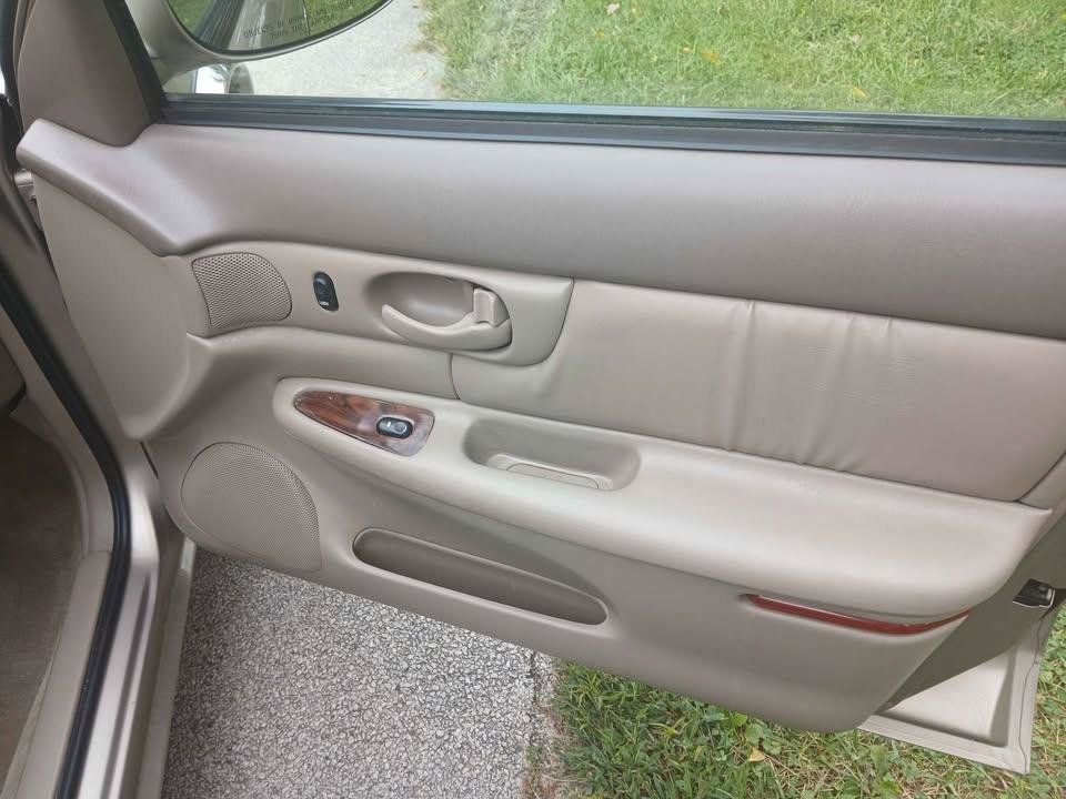 Used 2000 Buick Century Limited w/ 2000 Special Edition Pkg FWD image 11