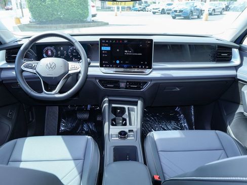New 2026 Volkswagen Tiguan SE AWD/4WD image 17