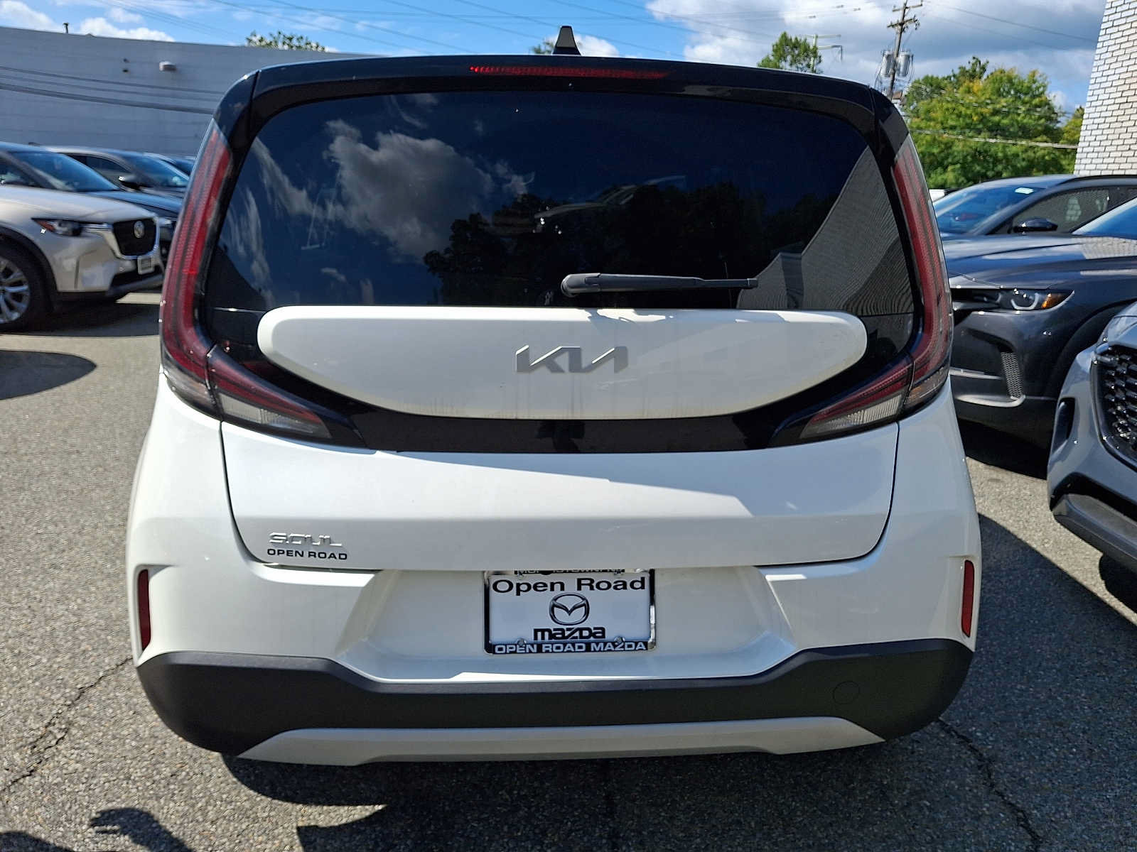 Used 2023 Kia Soul LX FWD image 5