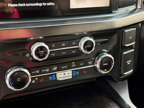 Used 2024 Ford F250 Lariat w/ Lariat Ultimate Package AWD/4WD image 27