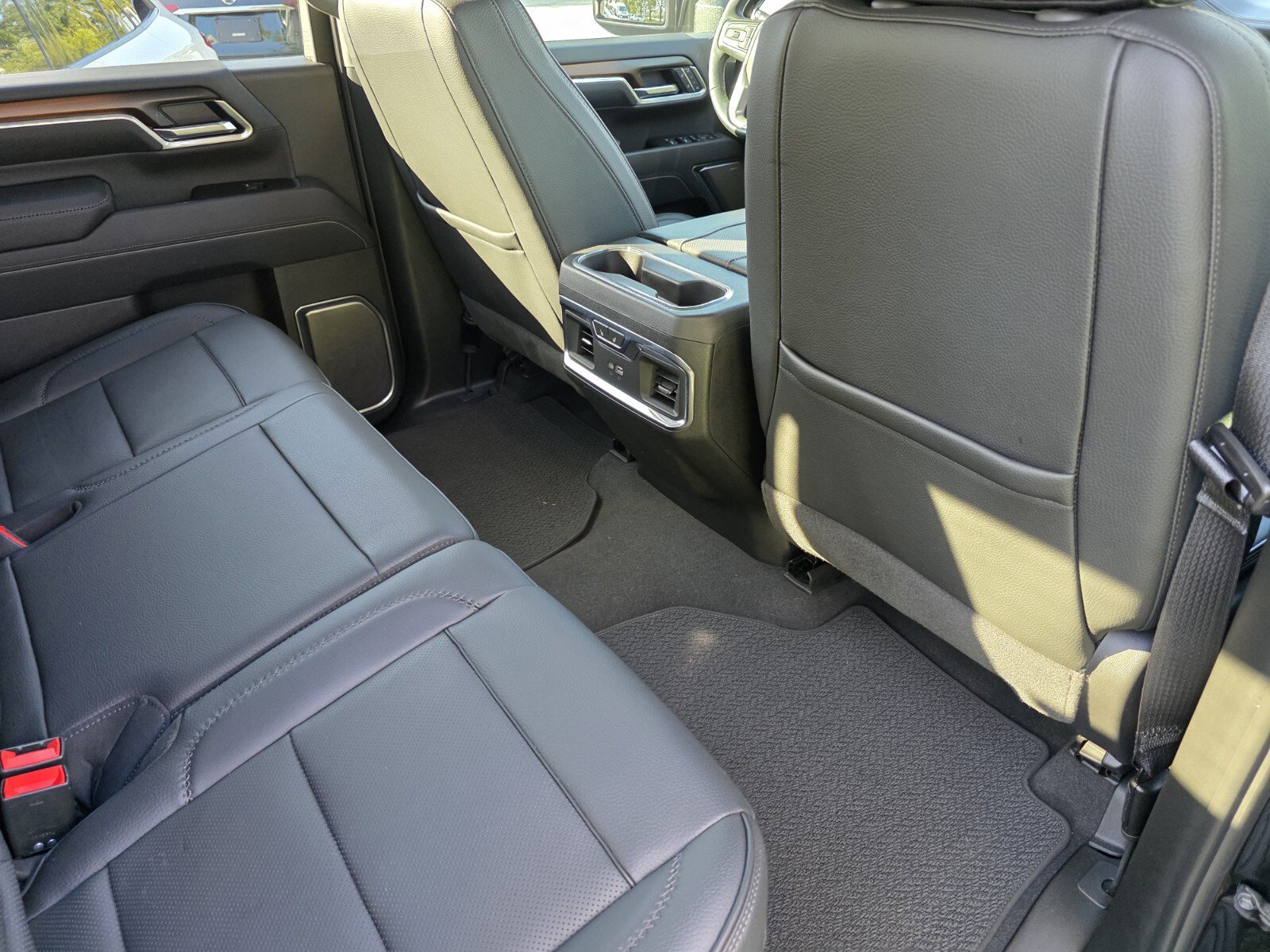 Used 2025 GMC Sierra 2500 Denali w/ Denali Reserve Package AWD/4WD image 28