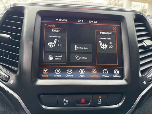 Used 2021 Jeep Cherokee Latitude Lux w/ Comfort/Convenience Group image 19