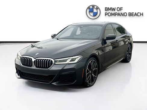 Used 2021 BMW 530i w/ M Sport Package RWD image 3