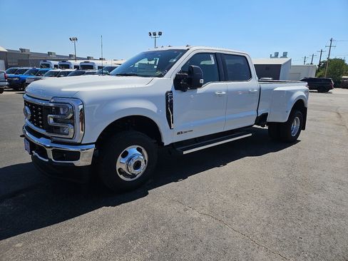 New 2026 Ford F350 Lariat w/ FX4 Off-Road Package image 5