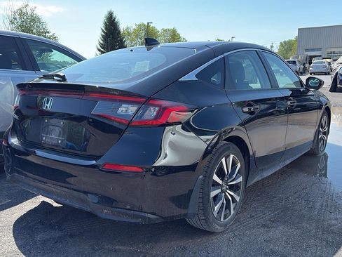 Certified 2024 Honda Civic EX-L image 3
