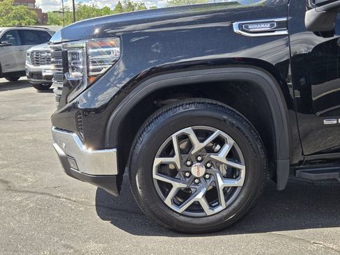 Used 2023 GMC Sierra 1500 SLT w/ SLT Premium Plus Package AWD/4WD image 6
