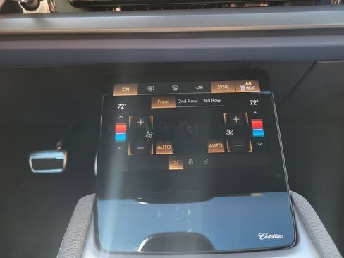 Certified 2026 Cadillac Vistiq Premium Luxury image 18