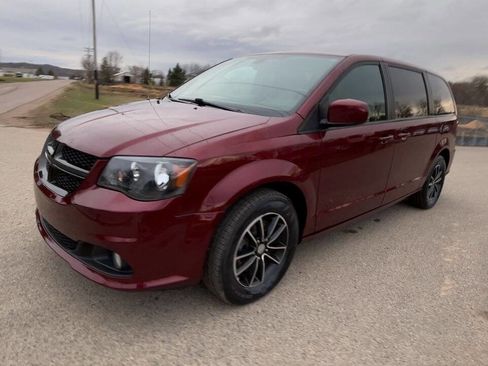 Used 2019 Dodge Grand Caravan GT image 4