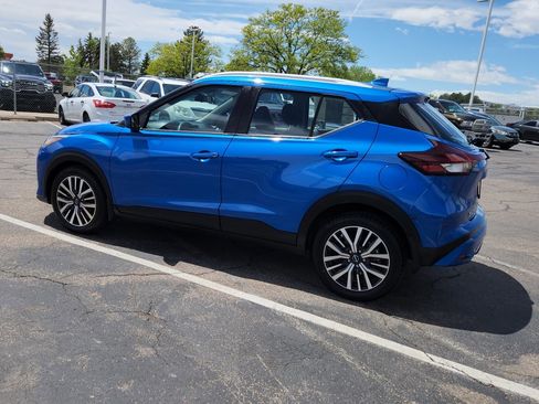 Used 2022 Nissan Kicks SV FWD image 7