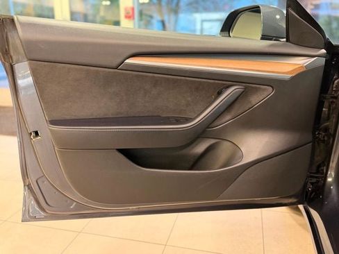 Used 2022 Tesla Model 3 Long Range AWD/4WD image 18